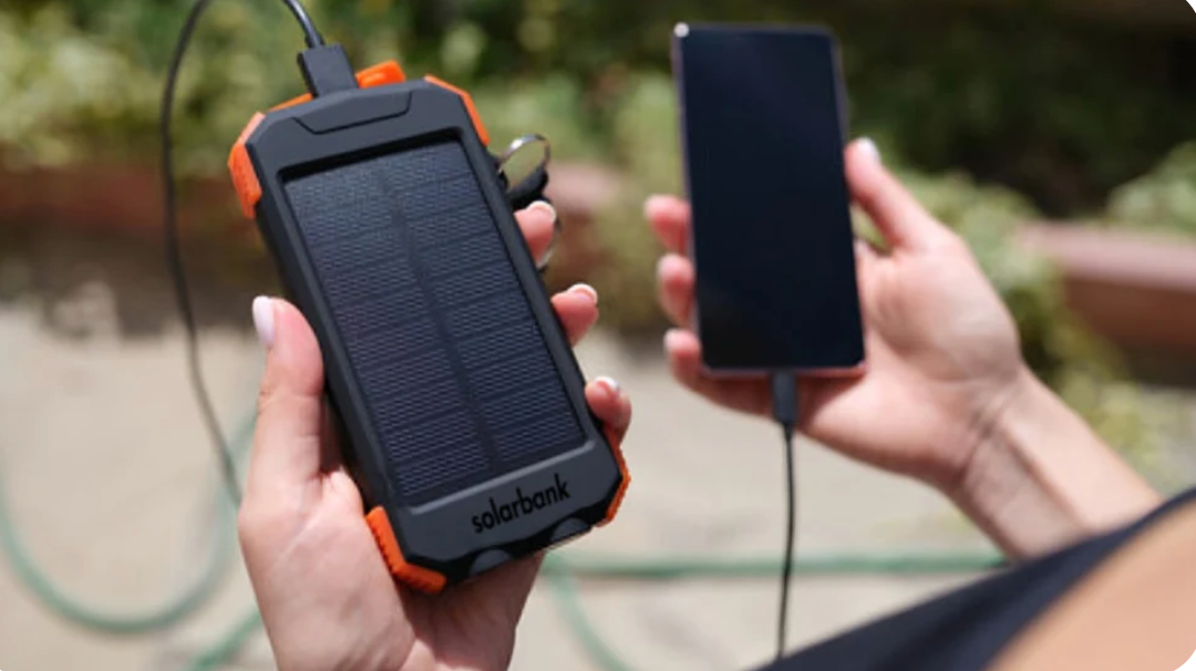 Solcells-Powerbank med dubbel laddning (USB och solcell)
