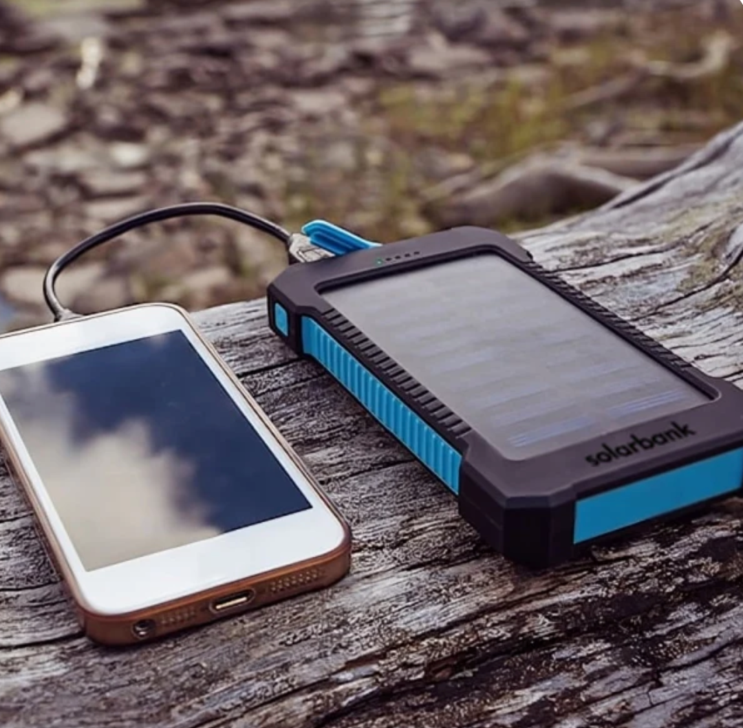 Solcells-Powerbank med dubbel laddning (USB och solcell)
