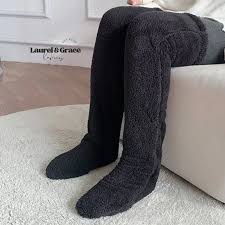 Fluffa – long, soft fleece loungewear socks